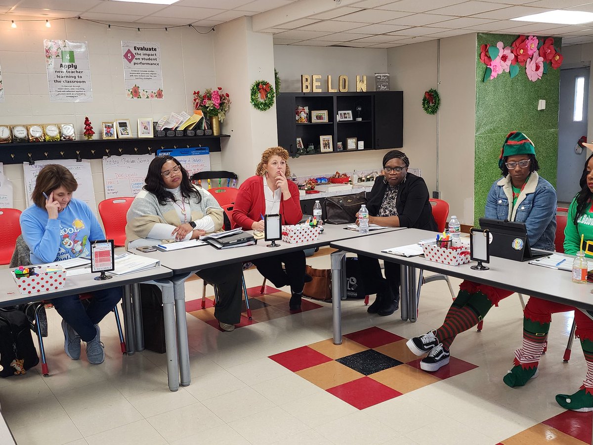 RVariest's tweet image. Who says you can&apos;t learn while having fun? Learning walk through winter wonderland with the elves at Robinson Elementary helped to further define student needs for classroom inquiry @intrepid898 @TheresaHamiton @NIETteach