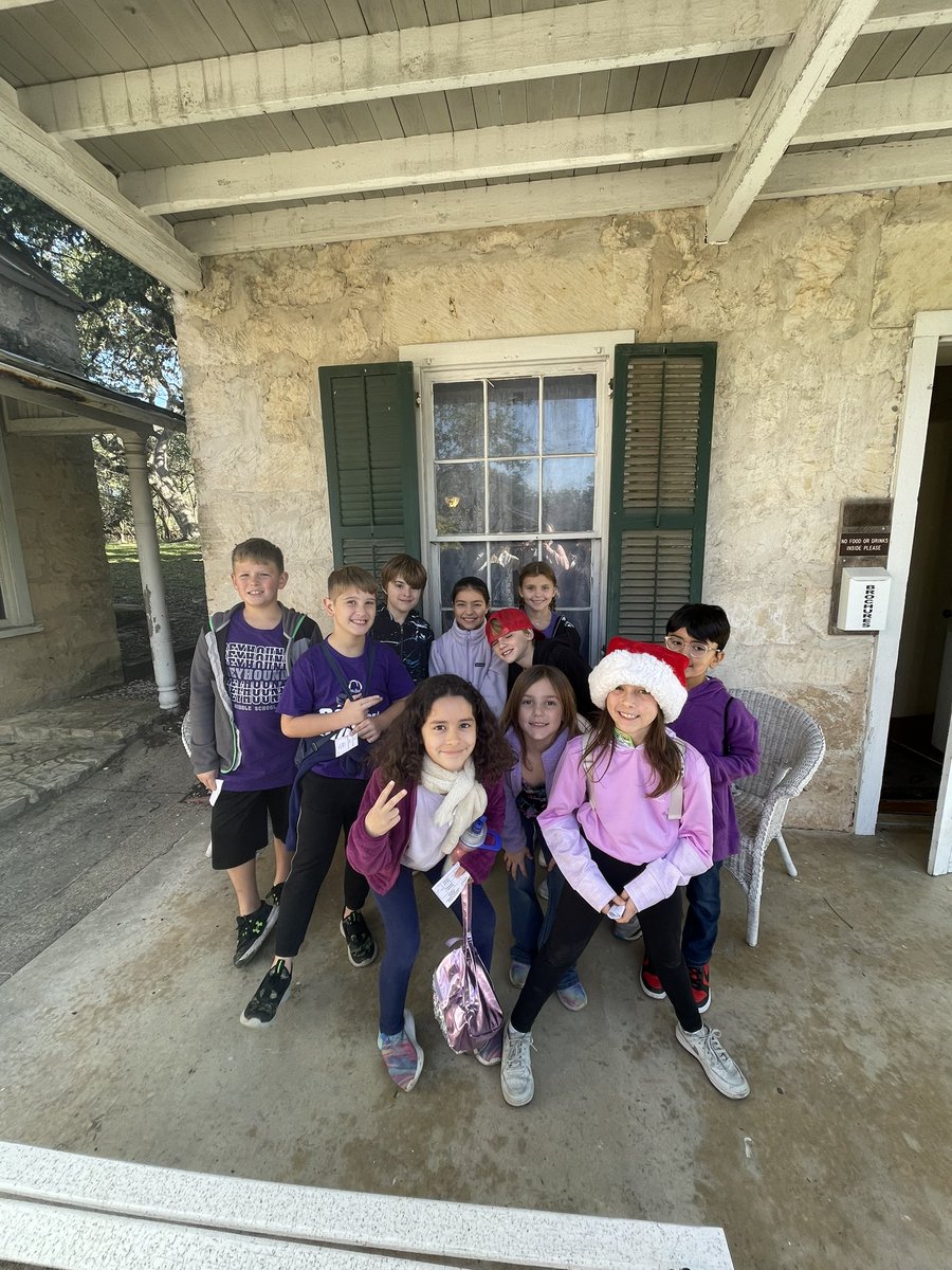 tweetingonthird's tweet photo. Herff third graders are having a great time on our Boerne Walking Tour! @HerffES https://t.co/AxRKfidAZG