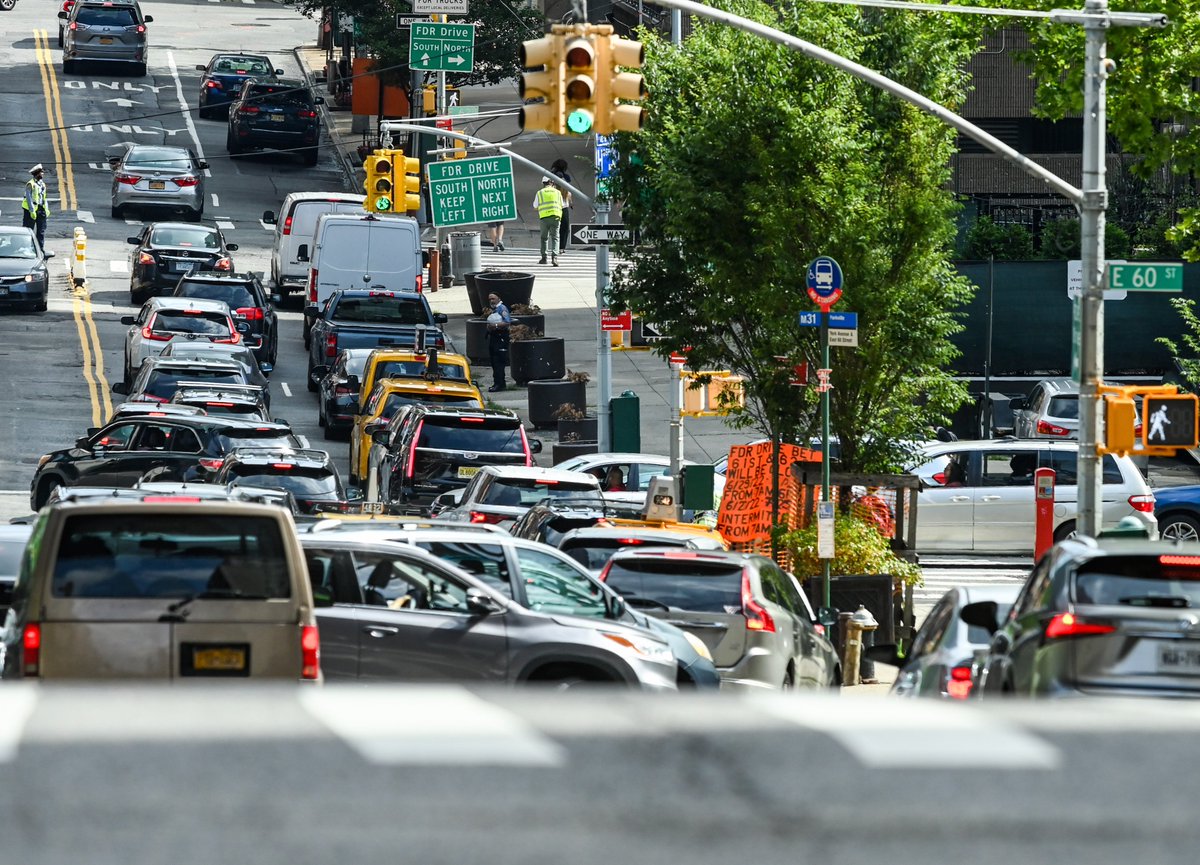 A view of traffic congestion on York Av looking south from 60 Street.