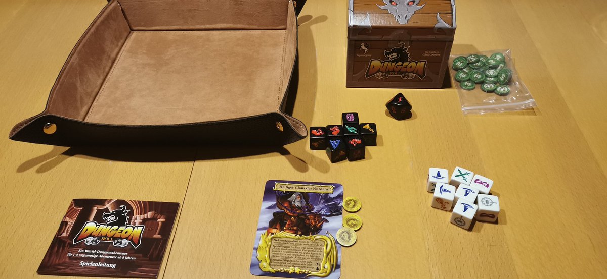 Pandaline_13's tweet image. Heute aus gegebenen Anlass #DungeonRoll @pegasusspiele mit Heiliger Claus des Nordens 🎅🎄25 Punkte🎄

Mal was leichtes wenn der Tag lang war 😅
Solo find ich den okay, bei 4 wäre mir die downtime zu hoch.

#Brettspiele #boardgames #sologames #sologespielt #SoloSpielbar #soloplay