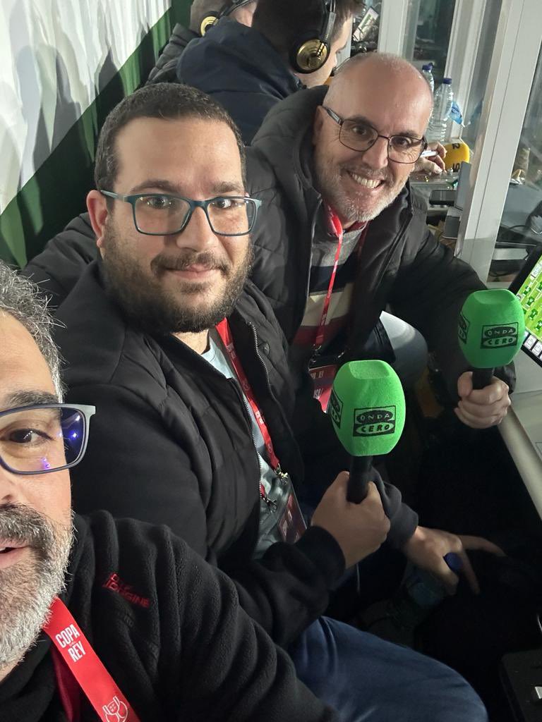 OCR_Extremadura's tweet photo. El equipo de @OCR_Extremadura ya se encuentra en el Municipal Villanovense para contar el @cfvillanovense - @RealBetis en la web y app 

🎙️ @CerratoD 
👨‍🎓 @fqfontanes 
🧙‍♂️ Israel Pozo

📱iOS https://t.co/0KeFAoiu0O
📱Android https://t.co/Xo4C7WKvRd
🖥️ https://t.co/E8yZS8XWDY https://t.co/7inAJyiVxP