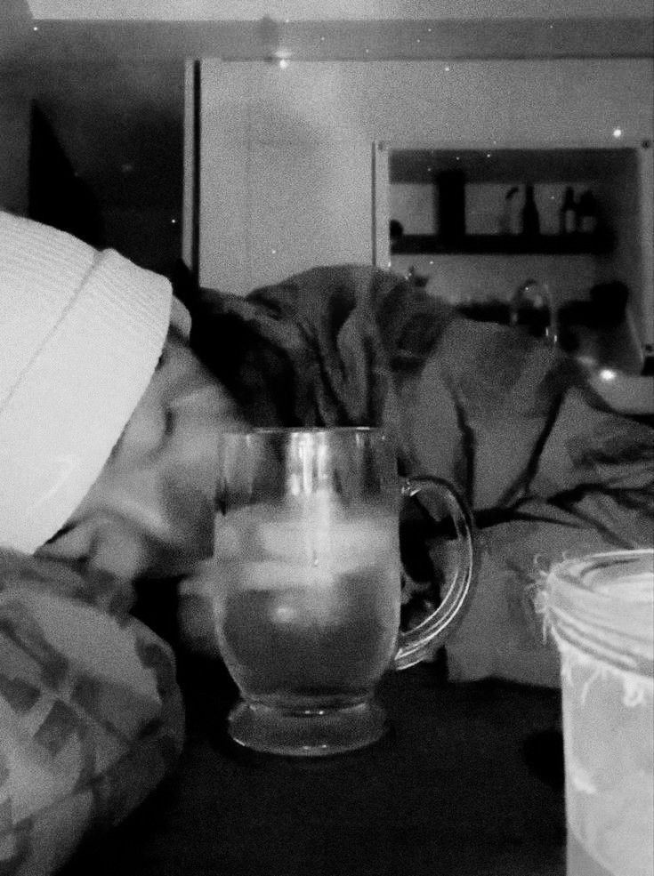 BLlSSTHETICS's tweet photo. i'm a little drunk and I need you now. https://t.co/w9y2GE911t