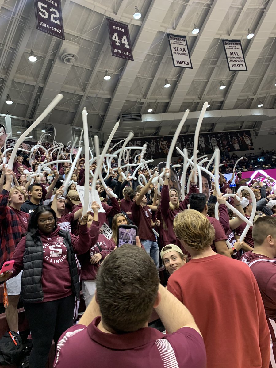 dc_dylan20's tweet photo. Banterra Magic at its finest.
@SIU_Basketball | @SIU_DawgPound
#FearThePound https://t.co/bDMorWwvGx