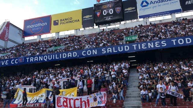 erami_salazar's tweet photo. #ModoFinal. ⚫🔵⚪
ATENTOS hinchas de #LDU
Ing. Santiago Morales. "Hemos entregado 2. 500 a la hinchada de LDU (más del 20 % del aforo)" https://t.co/zR3EBk02vL