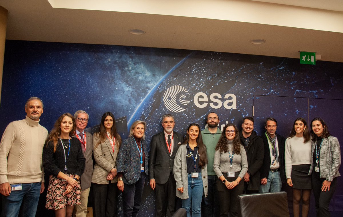 SimonettaCheli's tweet photo. Today we had the pleasure to have Mr. Bernardo Futscher Pereira, Portuguese Ambassador in Rome (from @AmbasciataPTRom), here with us at @esa ESRIN.
Portugal 🇵🇹is involved in many ESA activities: from the uncrewed robotic laboratory Space Rider to @ESA_EO #ESAIncubed Programme. https://t.co/8YlI7FUplW