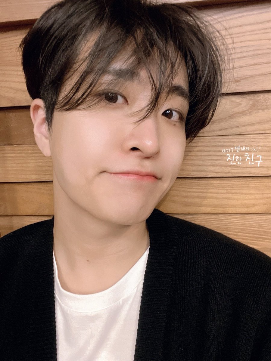 mbcbf_ever's tweet photo. 🦦친친🦦

머리를 기르고 있다는 달디,,
과연 얼마나 버틸 것인가 🫢🤭

#MBC #RADIO #GOT7영재의친한친구 #친한친구 #친친 #달친친 #달디 #GOT7 #갓세븐 #영재 #YOUNGJAE https://t.co/3wZQ11Amxc