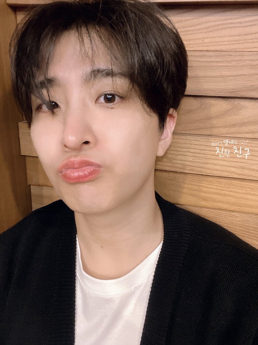 mbcbf_ever's tweet photo. 🦦친친🦦

머리를 기르고 있다는 달디,,
과연 얼마나 버틸 것인가 🫢🤭

#MBC #RADIO #GOT7영재의친한친구 #친한친구 #친친 #달친친 #달디 #GOT7 #갓세븐 #영재 #YOUNGJAE https://t.co/3wZQ11Amxc
