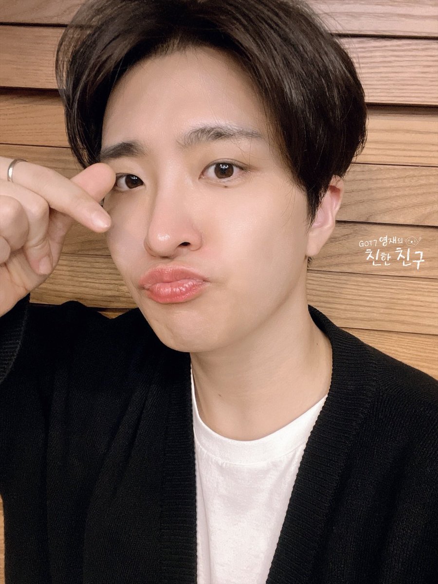 mbcbf_ever's tweet photo. 🦦친친🦦

머리를 기르고 있다는 달디,,
과연 얼마나 버틸 것인가 🫢🤭

#MBC #RADIO #GOT7영재의친한친구 #친한친구 #친친 #달친친 #달디 #GOT7 #갓세븐 #영재 #YOUNGJAE https://t.co/3wZQ11Amxc