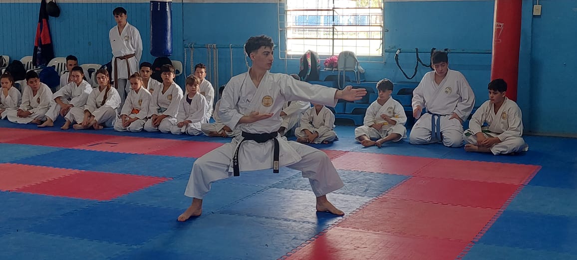Trebolense's tweet photo. El Karate de Trebolense pasó extraordinariamente los exámenes y logró un nuevo cinturón negro https://t.co/xVxRppenVW https://t.co/adEBh2EkE7