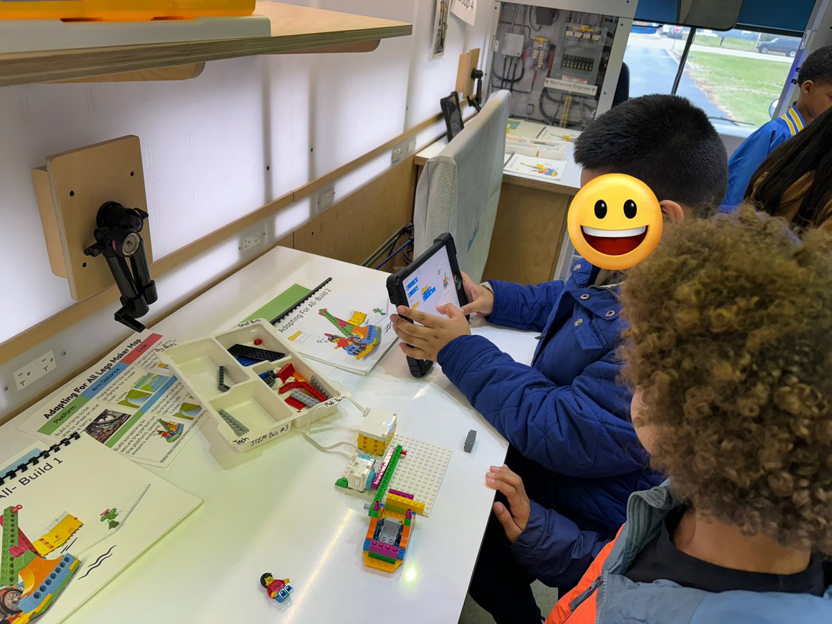 It’s time for #CSEdWeek and #HourOfCode! Happy to be using @LEGOEDUCATION Spike Essentials on the STEM Bus to teach kids about coding, engineering, and accessibility for all! This unit was done with almost 70 third graders at Mary Todd Elementary