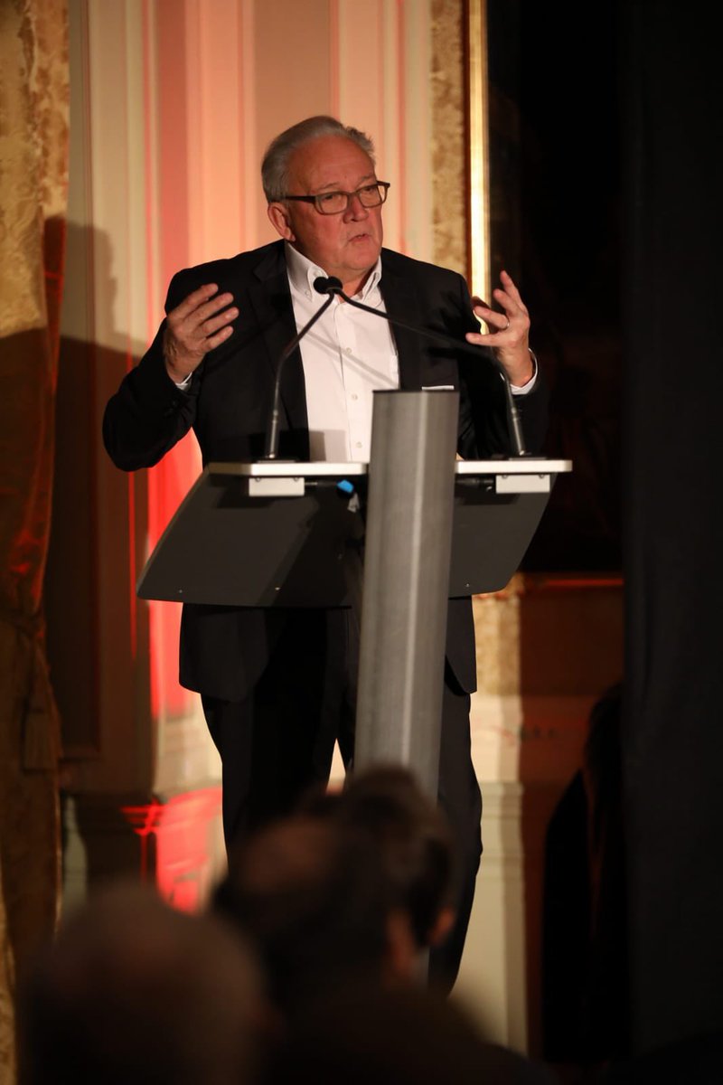 Presenter <a href="/karfrei/">Karin Frei</a> leads through the award ceremony. Marcel Tanner emphasises the importance of this award for the Swiss research community to stimulate an equitible way of doing science. Olivia Denk explains specificly what this prize means to 🇨🇭 #ordprize23