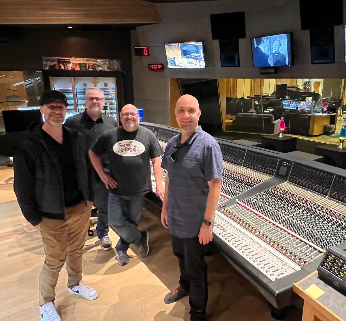 VoodooHighwayMusicGroup tweet media