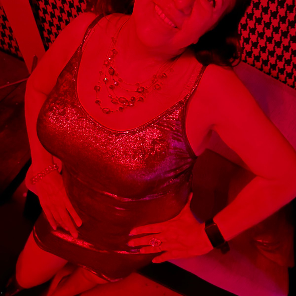 parcuernasur's tweet photo. Viernes de Hotwives… En dónde más??? En Duendesw. https://t.co/gSSsyxuWB0