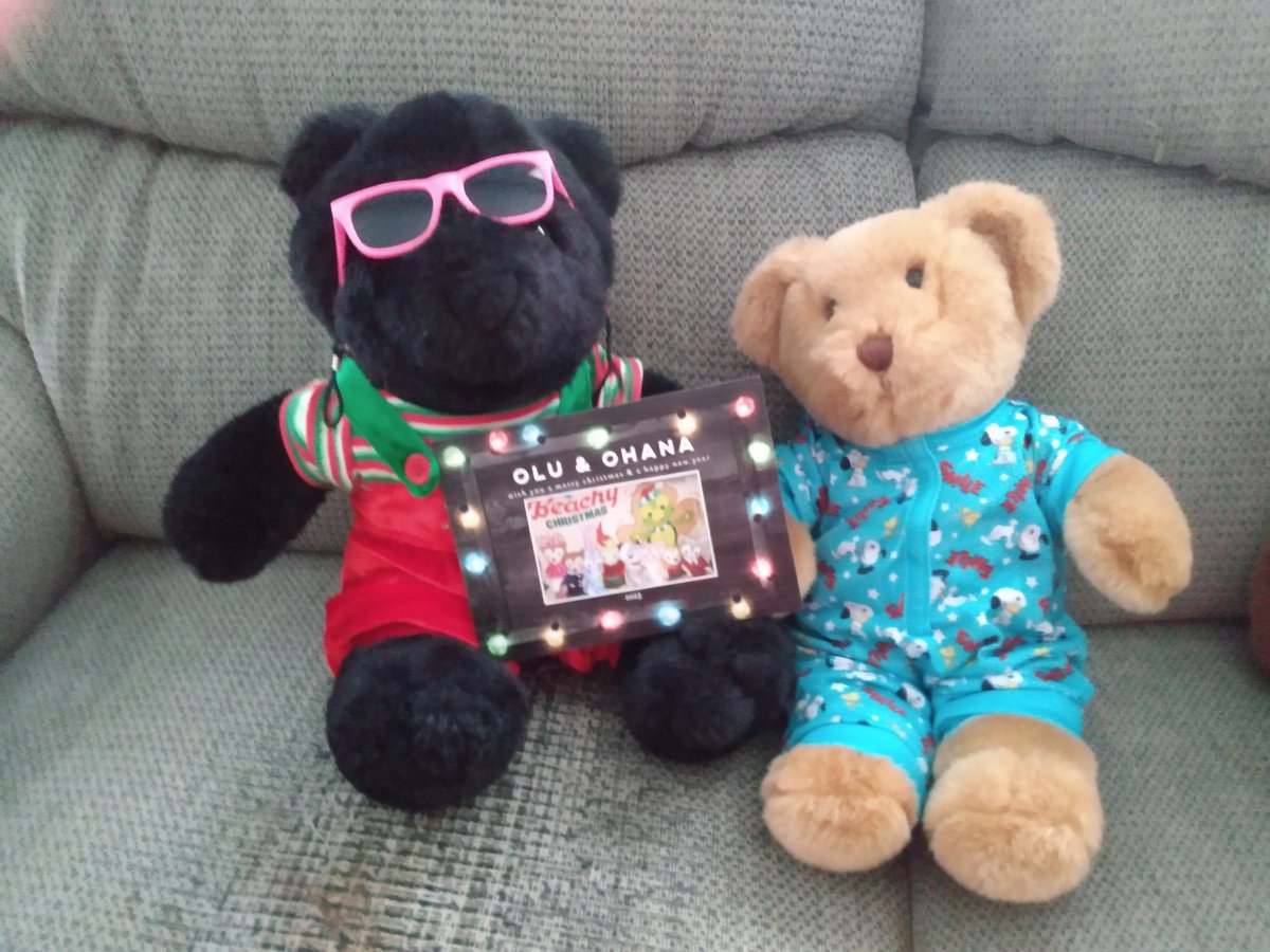 Merry Christmas <a href="/OluAndOhana/">🌴🤙🐢 Olu & Ohana 🐢🤙🌴</a> . Thank you for the Xmas card. 🐻🌲 Hope you and your family have a wonderful holiday season. ♥️