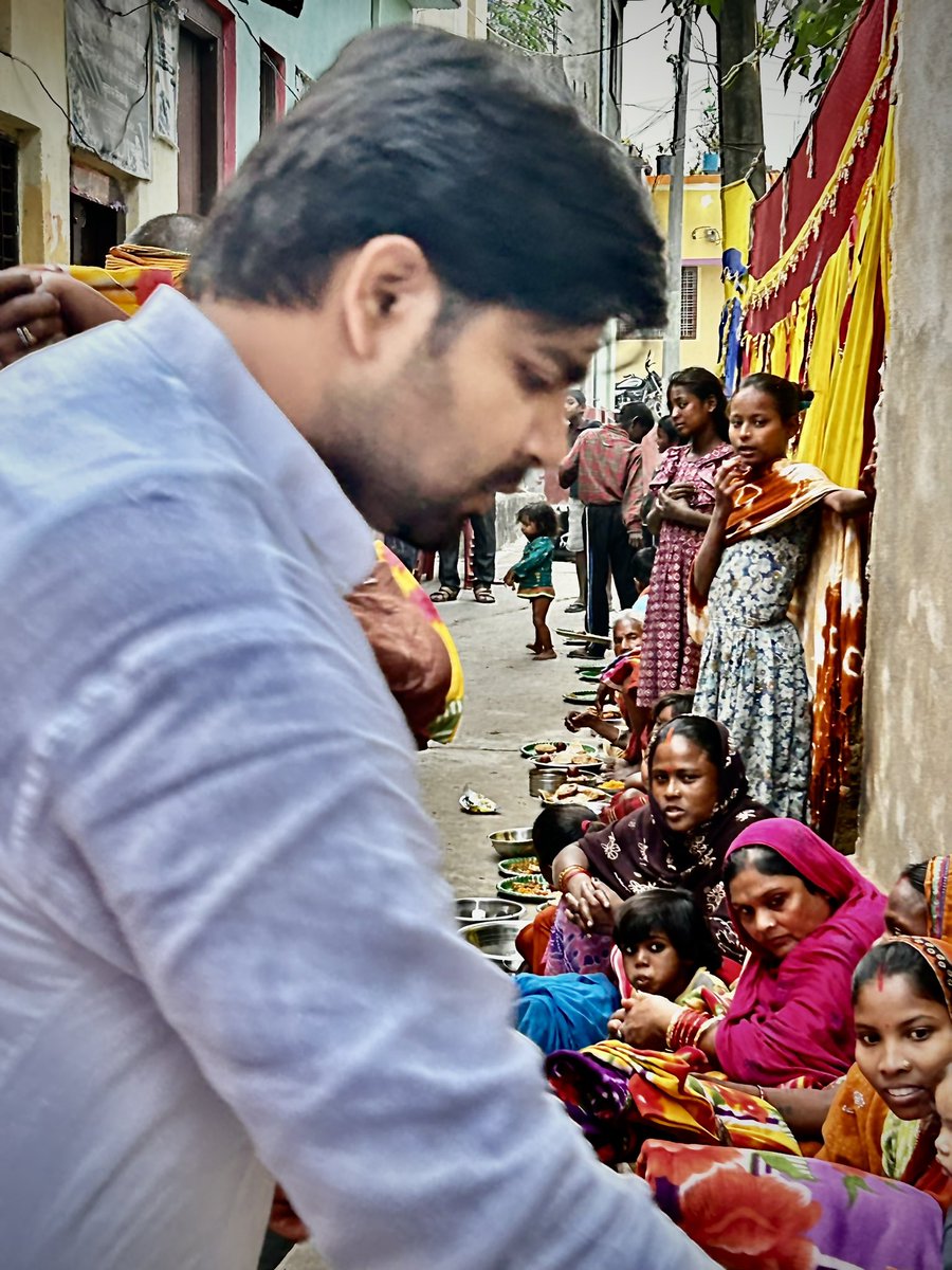 Veer21522441's tweet photo. #helpinghand  Desh ke log aur unke sewa me akhiri saans Tak khada rahunga 🙏🫡

#BiharWithBJP #Nokhavidhansabha
#sasaram https://t.co/twPy92q47L