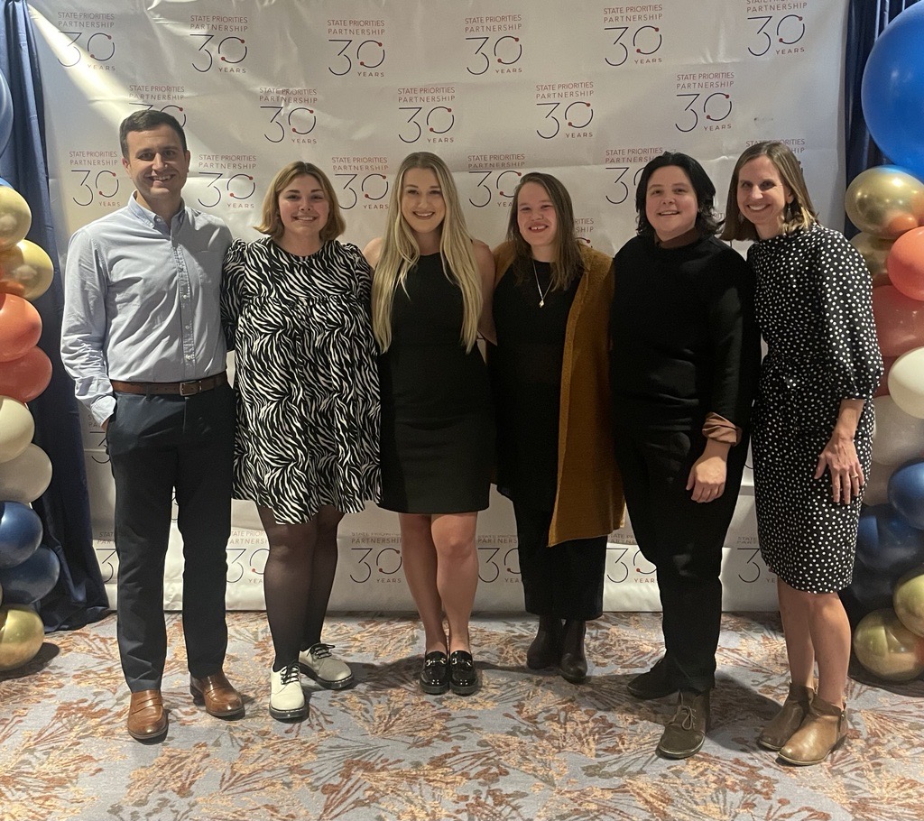 budget_policy's tweet photo. What a great time at #Connect23! Thank you to @StatePriorities for an amazing conference. It was powerful to spend time learning with other organizations across the country doing work to advance racial equity and economic justice in their state budgets π πΈ π https://t.co/iog77e5kc3