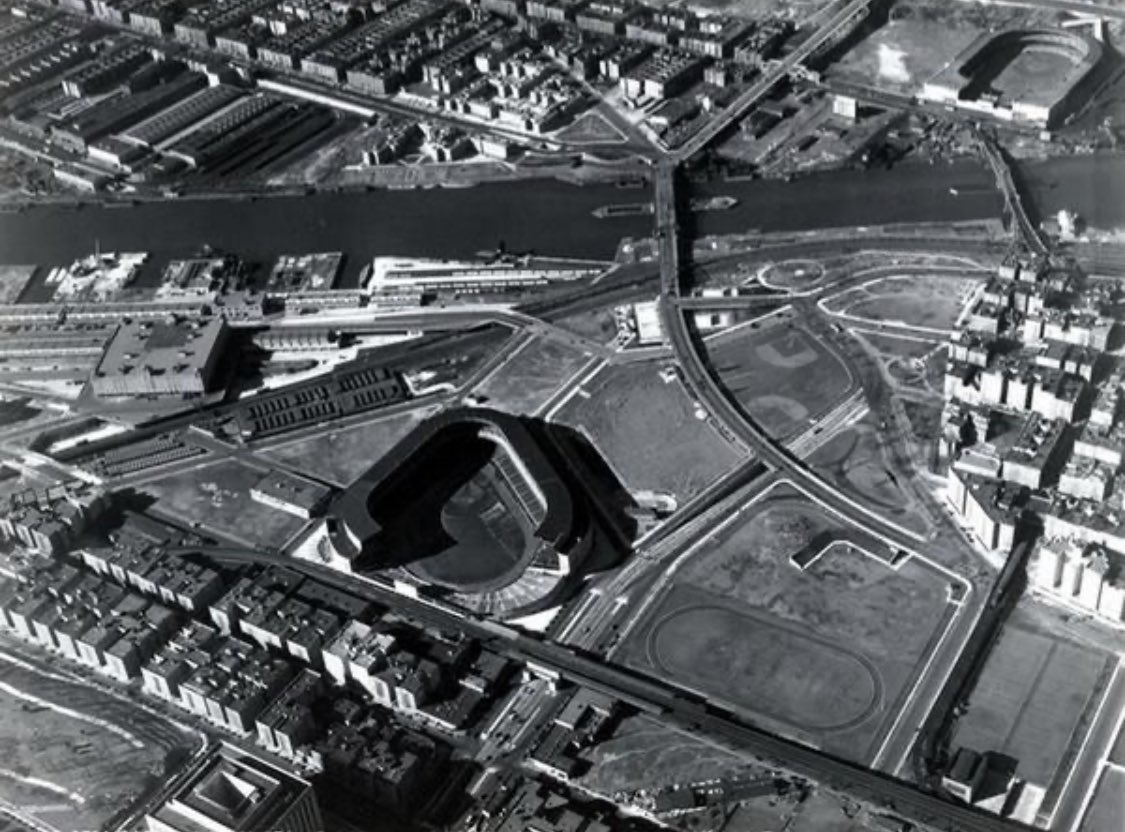 Polo Grounds and Yankee Stadium together. 1938-46 (no lights yet) Giants #Yankess