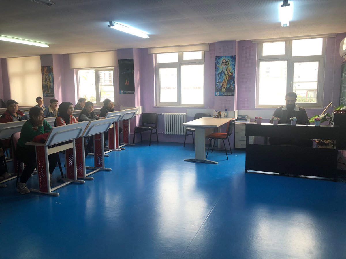 📍Öğrencilerimizle rehberlik faaliyeti kapsamında TOOB Fen Lisesi ve Gülşen Batar Anadolu Lisesine bir gezi düzenledi. Misafirperverlikleri için iki okulumuza teşekkür ederiz.📚📖