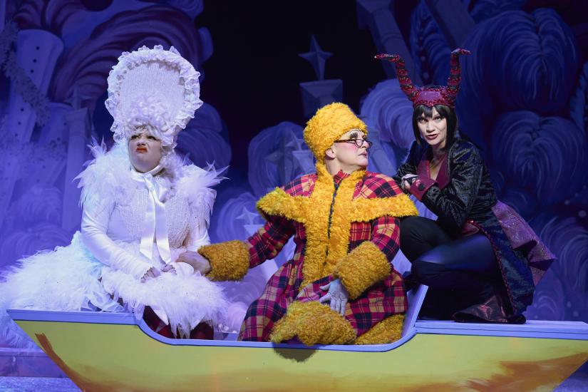 EM_Theatre's tweet photo. 5* review for Mother Goose @camartstheatre @Whatsoncambs https://t.co/NYPrAUAJ2O This pantomime really does have everything that you could ask for. ... A must have family treat for this festive season. Reviewer Lorraine Durrant. https://t.co/ueyYW10UmQ