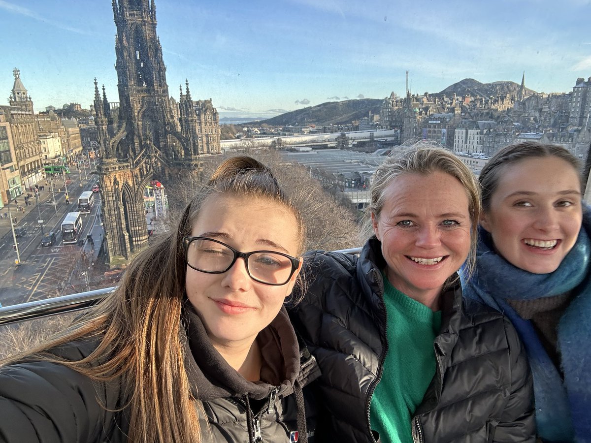 SFADRoutesYP's tweet photo. A cold but brilliant day out @Edinburgh .Our amazing Routes young team had a great discussion with the Drugs Policy Division then headed to the #ChristmasMarket for some (deluxe!) hot chocolate and fair rides🤢 @ScotFamADrugs https://t.co/1YZXuIDfp1