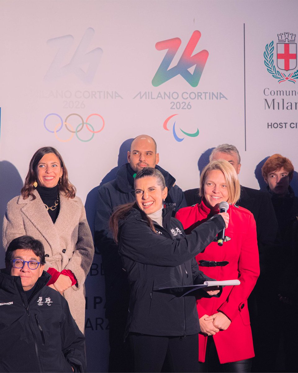 milanocortina26's tweet photo. On our tree is all the magic of the Games! The 28-metre fir tree comes from Lombardy and celebrates great sport through the 221 medals won by Italy at the Olympic and Paralympic Winter Games from 1948 to the present day. Thanks to @ComuneMI and Esselunga for their support.

#MilanoCortina2026 | #Olimpiadi | #Olympics | #Paralimpiadi | #Paralympics