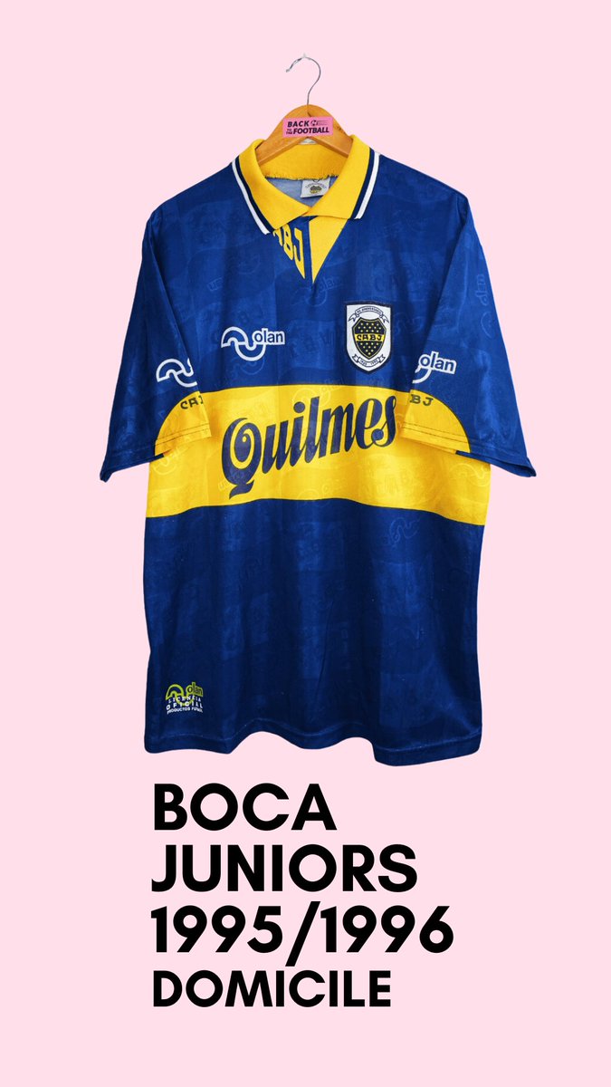 Boca Juniors 1995/1996, spécial 90 ans
Sponsor Quilmes, écusson spécial pour l'anniversaire du club, le col splendide, tous les ingrédients sont là 😍
backtothefootball.com/produit/1995-1…