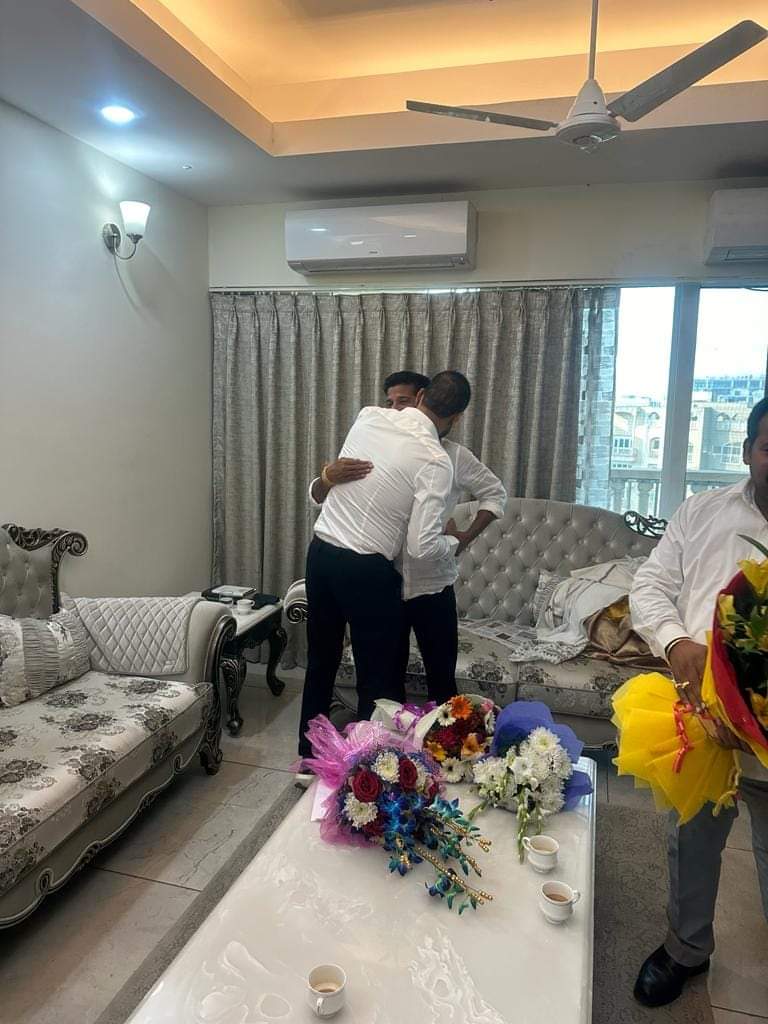 ferozkhaninc's tweet photo. Today met with @revanth_anumula anna &amp; congratulated him on being appointed as the CM of Telangana.
May your tenure be marked by prosperity, progress &amp; inclusive governance. I am confident that under your stewardship, our state will reach new heights of success &amp; development. https://t.co/ree7fklDVr