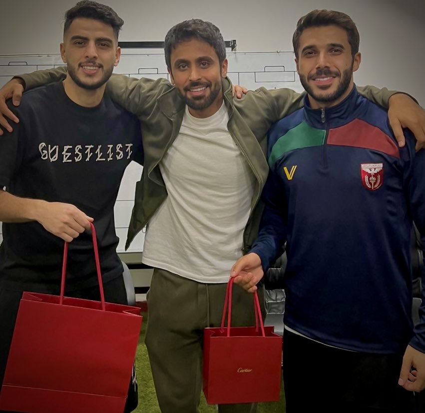 التكريم الرابع :

- معتصم اللافي  ( افضل لاعب بالجوله الثامنه )

- راشد فراج  ( عوده حميده ومستوى خيالي )

تستحقون يا ابطال وان شاءلله باجر تفرحونه 

#تستحقون
#دوري_زين 
#الكويت 
#النصر 
#الكويت_النصر