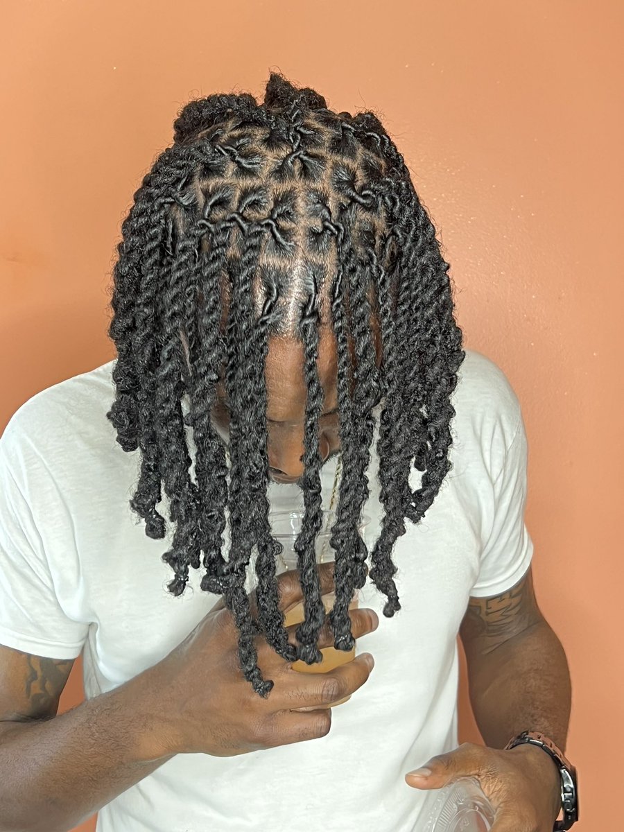 Realsback1's tweet image. Clean up real nice. No shave November had me looking rough.