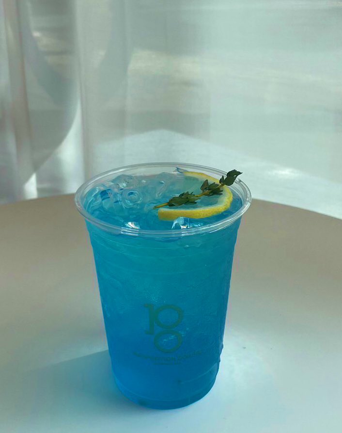 🥂Special drink: Bluecuracao syrup with fresh honey&lemon

1 GAW per 1 drink (every menu)

You all welcom!💕

*Please note: Small space. Avoid crowd time*