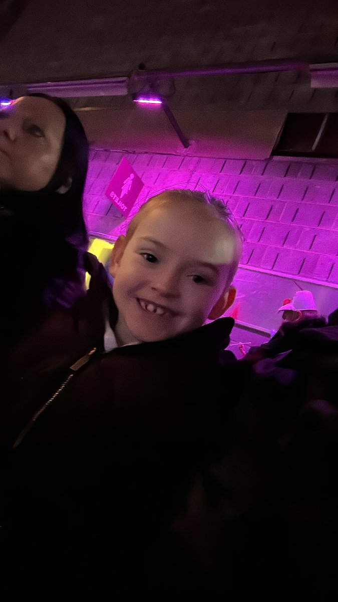 bobby9589's tweet photo. #DisneyOnIce https://t.co/IDSKGBU1aj