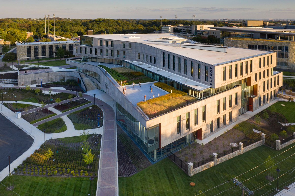 ConstructCanMag's tweet photo. U.S. university fuses neoclassical-modern design with Canadian limestone @teeplearch https://t.co/Vp88zeCkid #cladding #copper #eramosalimestone #glazing #gwwoarchitects #morganstateuniversity #neoclassicaldesign #news #precaststone #prismaticmetal #teeplearchitects https://t.co/lQ1NV2QqG3