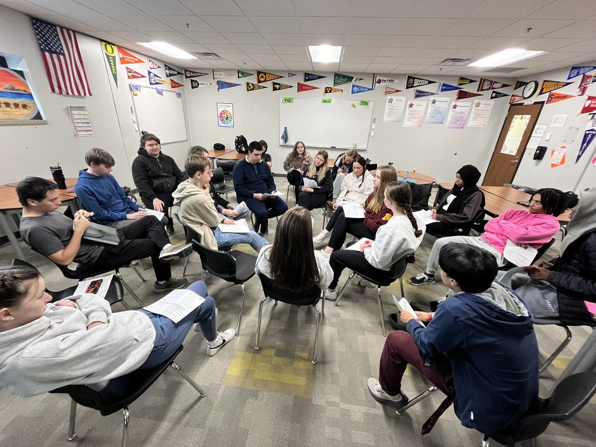 Dynamic discussion in AVID 12 utilizing a Socratic Seminar… #engaged #Collaboration #inquiry #academicdialogue #WeAreMEHS #MAPSready #AVID #CCR