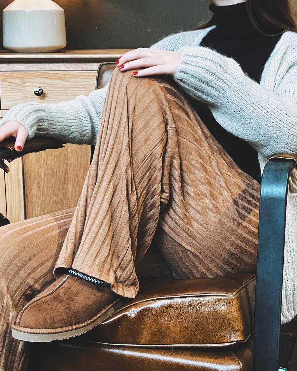 Stay cosy and stay stylish with our range of winter loungewear! Slippers, soft trousers, and knitwear is ready for your cosy day now! 📷

readersinteriors.co.uk
