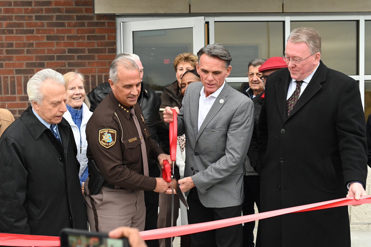 MarkHackel's tweet photo. 1. Public safety. We’re enhancing public safety operations on Lake St. Clair, having just opened a $10 million Sheriff Marine Division headquarters. This facility better equips our team with the tools and technology needed for protecting people on the water. #MacombSoC https://t.co/5RtYVfCkOt