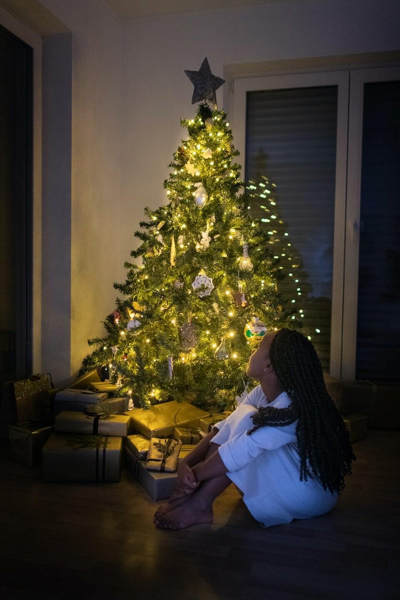 nappystock's tweet image. Embracing the festive spirit one twinkle light at a time. 🎄✨ #TisTheSeasonToSparkle

📸 : alyssasieb