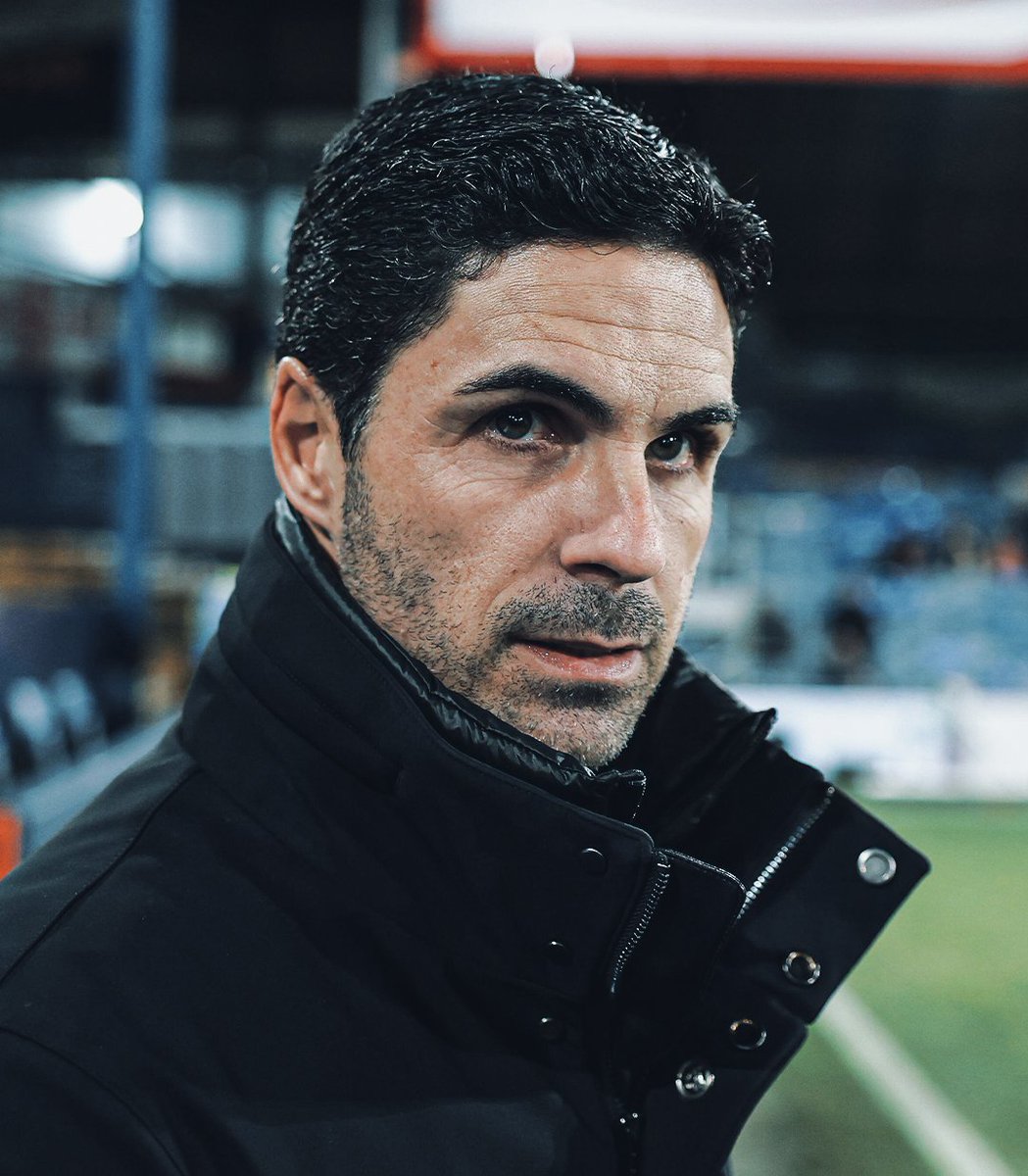 Squawka's tweet image. Aston Villa are one win away from 15 consecutive home league wins for the first time in the club's 149-year history.

LWWWWWWWWWWWWWW⏳

The L before the winning streak? Arsenal
The team they face in the 15th game? Arsenal

Hurry up, Saturday. 🍿