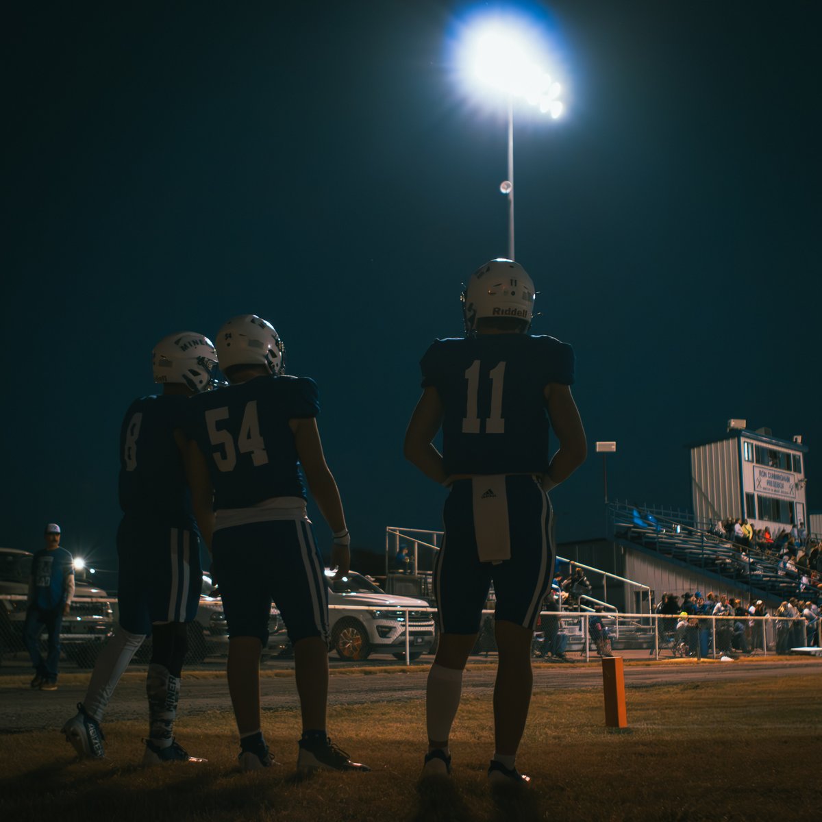 Thankful for this season and this team 🏈 #MFND

vypeplusok.com/its-just-tough…