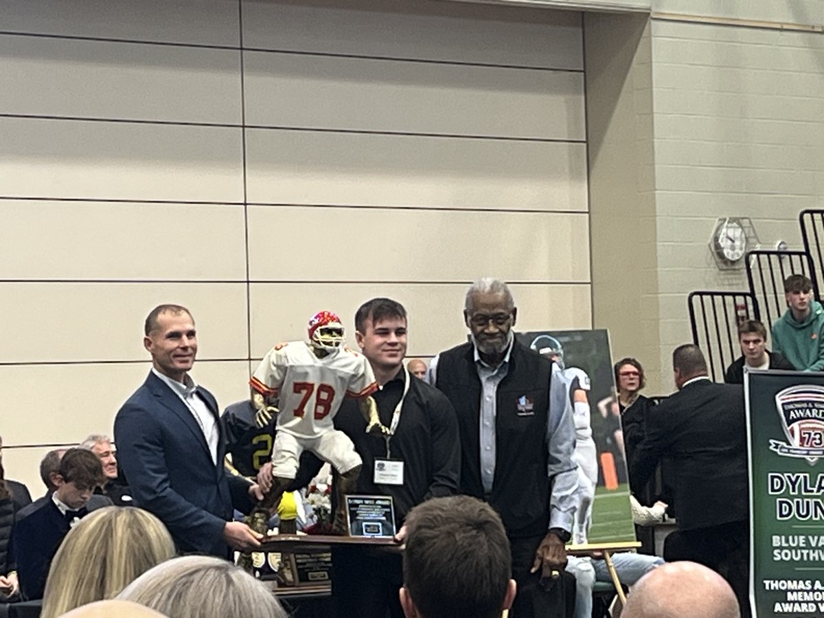 PHHSActivities's tweet photo. The Bobby Bell trophy has a new home! Congratulations to Brayden Bush on this huge honor! #SimoneAwards https://t.co/YmcG7djMsw