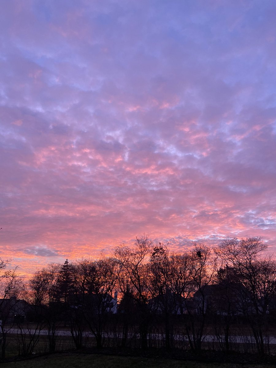mgscott01's tweet photo. Sunset report. https://t.co/7B61rUsiIS