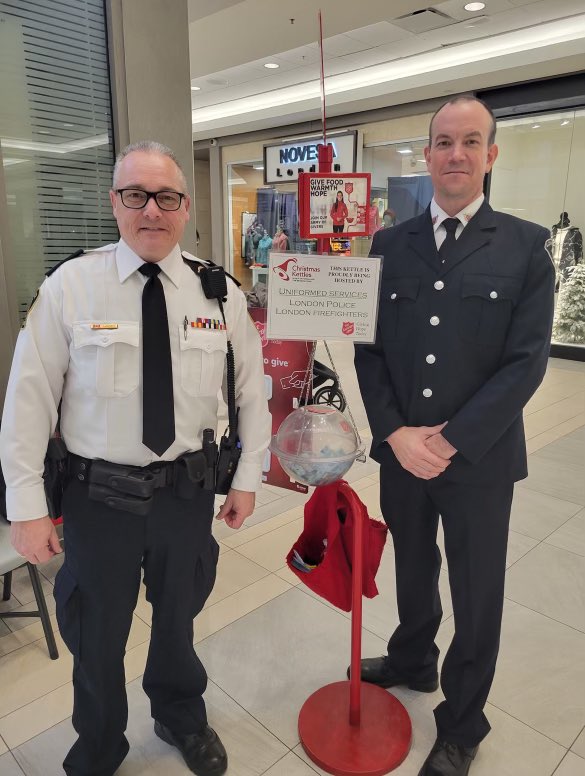 ShannonCByron's tweet photo. This kettle proudly hosted by
@FPOWilliams
and me tonight at @LoblawsON Fanshawe Rd. We are happy to accept debit, credit and cash for
@londoncfs1 
Christmas Kettle Drive. If you are at Masonville Place say hi to our friends! @lpsmediaoffice #SeasonOfGiving #ldnont
@LdnOntFire https://t.co/yTMIBp9deb