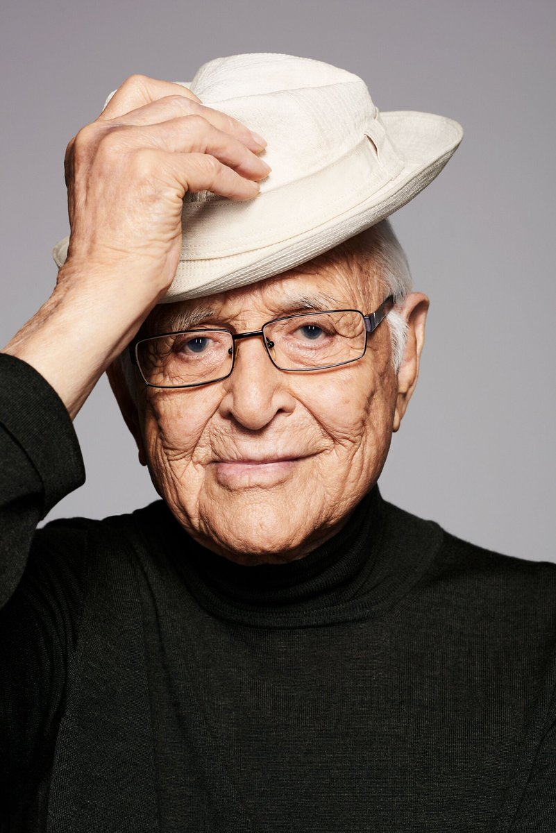 #RIPNormanLear 🕯

Back in the 1970s he put a emphasis about talking about things you weren't suppose to talk about on TV. Uncomfortable conversations that addressed REAL ISSUES that are just as topical, engaging & important to society in 2023 & the comedy was equally as timeless