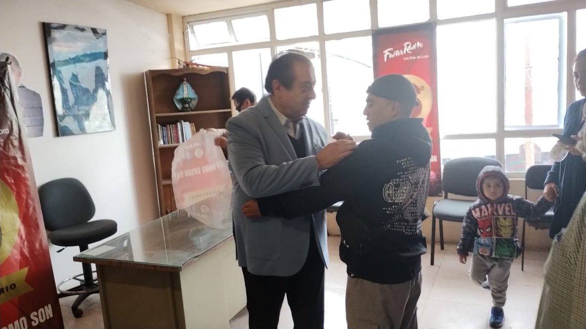 Gracias a mis Amigos Dirigentes del <a href="/LaFayucaPuebla/">La Fayuca</a> #CCJORGEMURAD por recibirme para hablar sobre #LaGrandezadePuebla #VamosConTodo <a href="/OficialEspiral/">Espiral Comunicaciones Oficial</a> <a href="/FactorRadioPue/">Factor Radio Puebla</a> <a href="/FACTORCIUDADANO/">FACTOR CIUDADANO</a> @Puebla5001 <a href="/nolasco_arianna/">Arianna Nolasco Ayala</a> <a href="/Denisse33092522/">Denisse Guzmán</a>