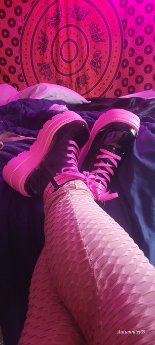 I am stripping at 82nd Strip in Portland tonight at 7pm! Any local fans want to come out and support<a href="/tag/thotthursday"class="tags"><span>#thotthursday</span></a>