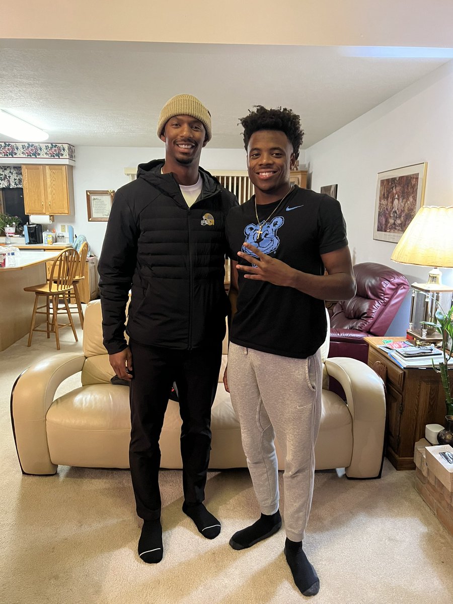 GREAT! home visit with my guy @KodiWhitfield 3 more weeks!🙏🏾🐻#4sUP #GoBruins