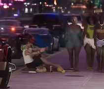 ChileKnow's tweet photo. Dalas ha dicho que en el tráiler de rockstar hay racismo por como muestran a los blancos como ricos y cometiendo delitos mientras los negrs disfrutan y la pasan bien (buenitos) cuando en el trailer se ve claramente que no, concuerdo con dalas en la mayoria de cosas pero aqui no. https://t.co/AjoipB65Gt