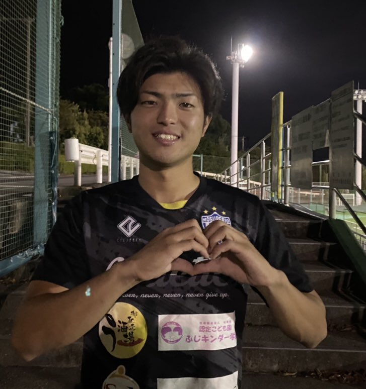 komame10_'s tweet photo. 仕事後に練習参加したり、試合に出られない時は裏方さんでチームの力になっていた20ひょーごくん。
これからもサッカー続けてほしいから、さようならではなく、また会いましょう！😌
5ヶ月間、とても楽しませていただきました🥹感謝します🫶 https://t.co/x2mxazeV97
