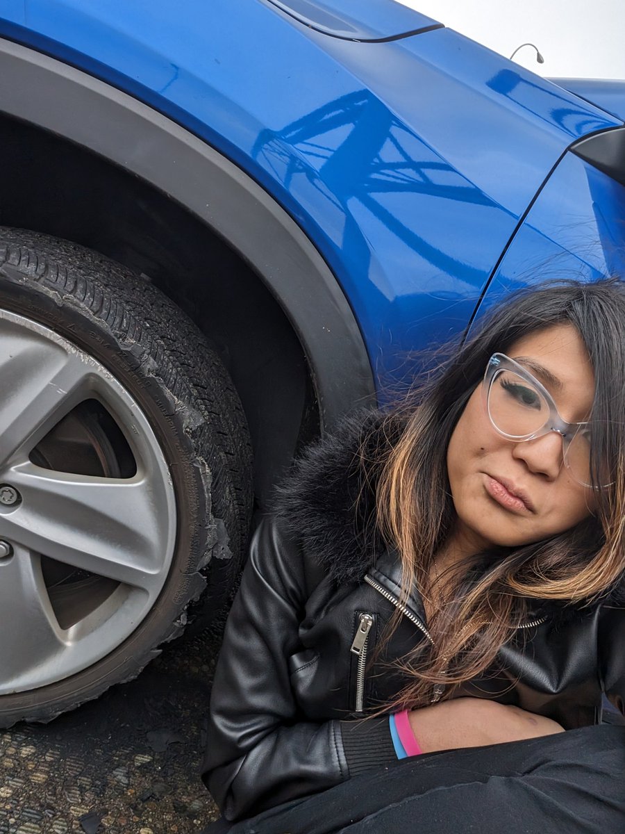 twilli_sfw's tweet photo. soo i kinda got a little bit of a flat tire while driving down the freeway xD https://t.co/PvNt5vqO1E