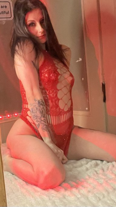 Rip my clothes off already https://t.co/Wr4yRNw9KO