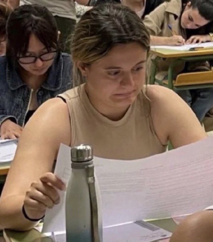 Dejen un meme que defina su año universitario este 2023